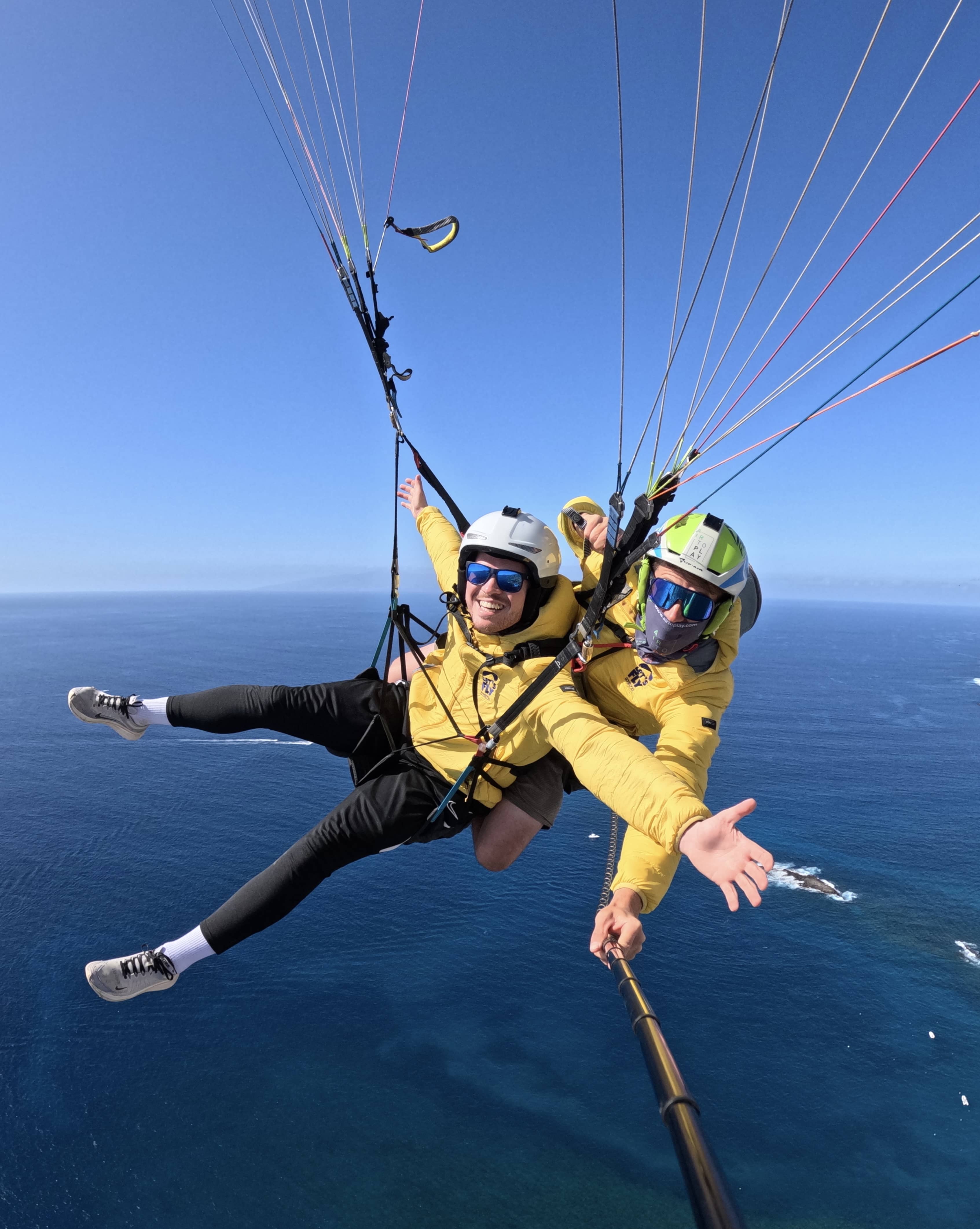 Find out how a paragliding flight works