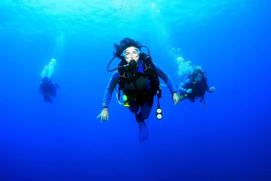 Try_Dive_Bautismo_de_buceo_en_lanzarote_Rubicon_Diving_buceadora_02_2621455ab1.jpg&w=3840&q=75