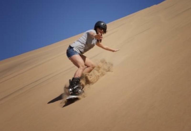 Sandboard dans les Dunes de Swakopmund– allongé ou debout